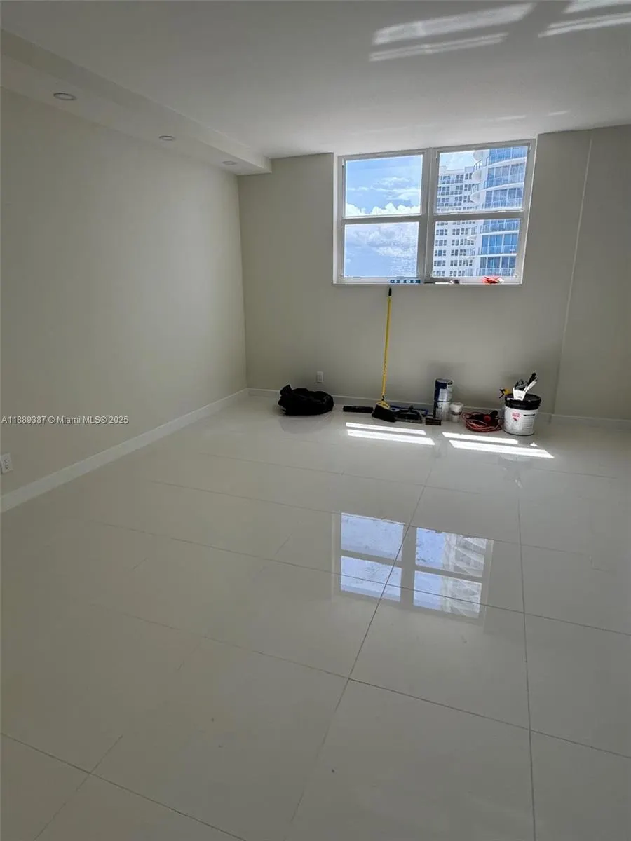 3001 S Ocean Dr, #511