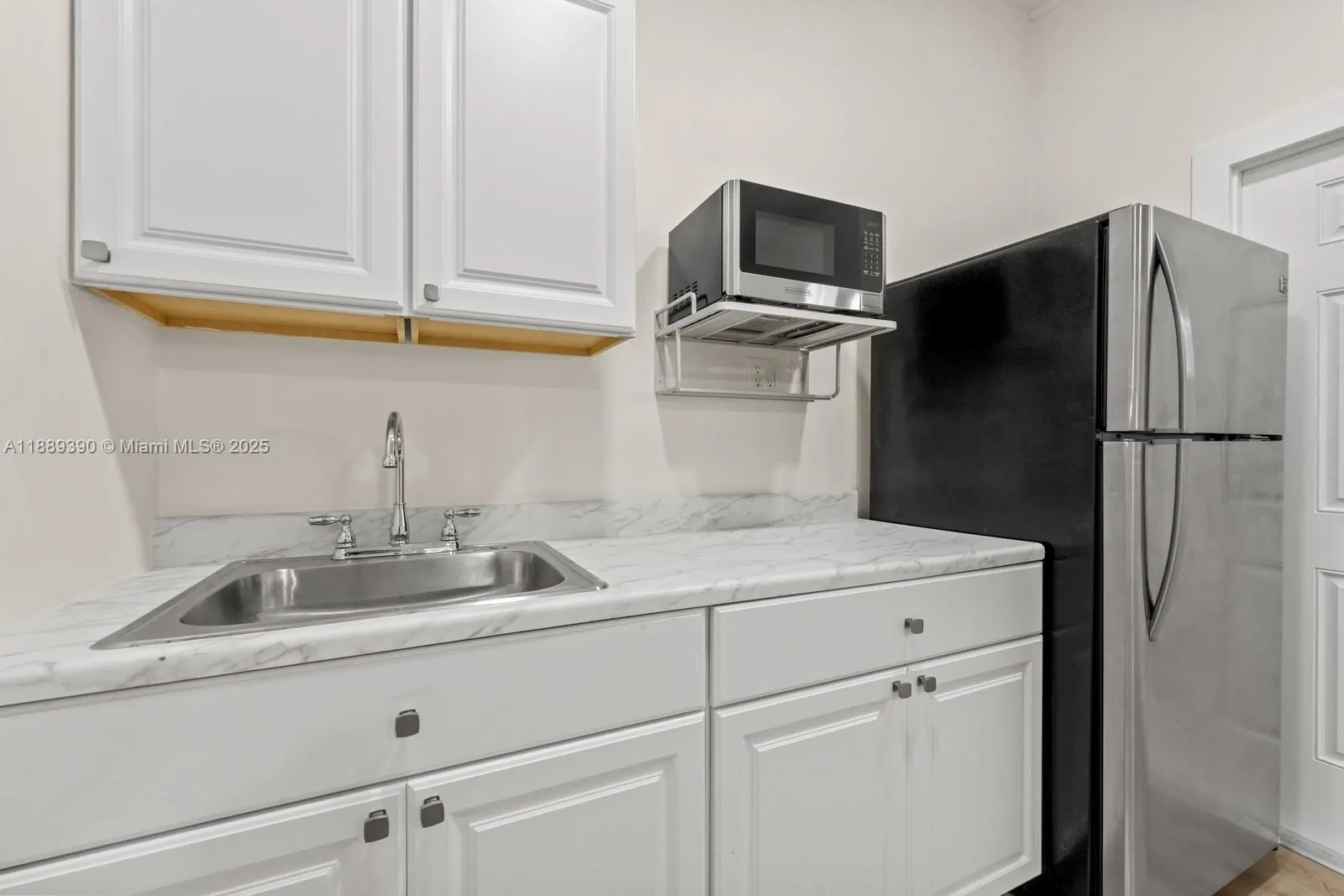 9370 Nassau Dr, #1