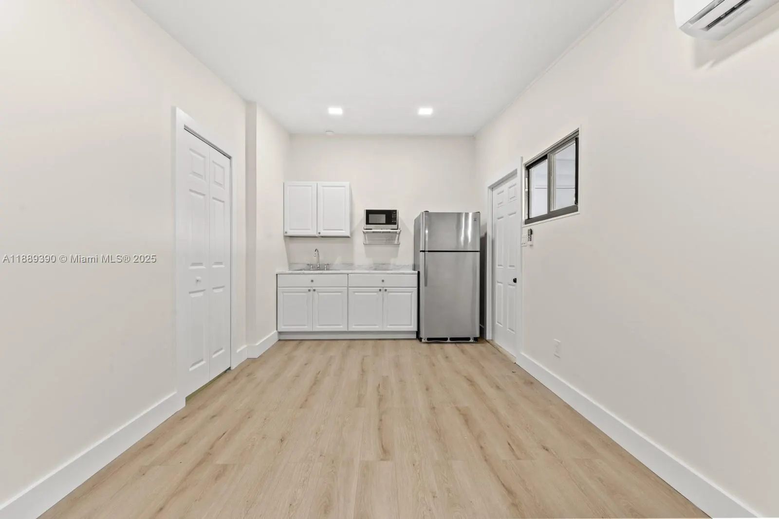 9370 Nassau Dr, #1