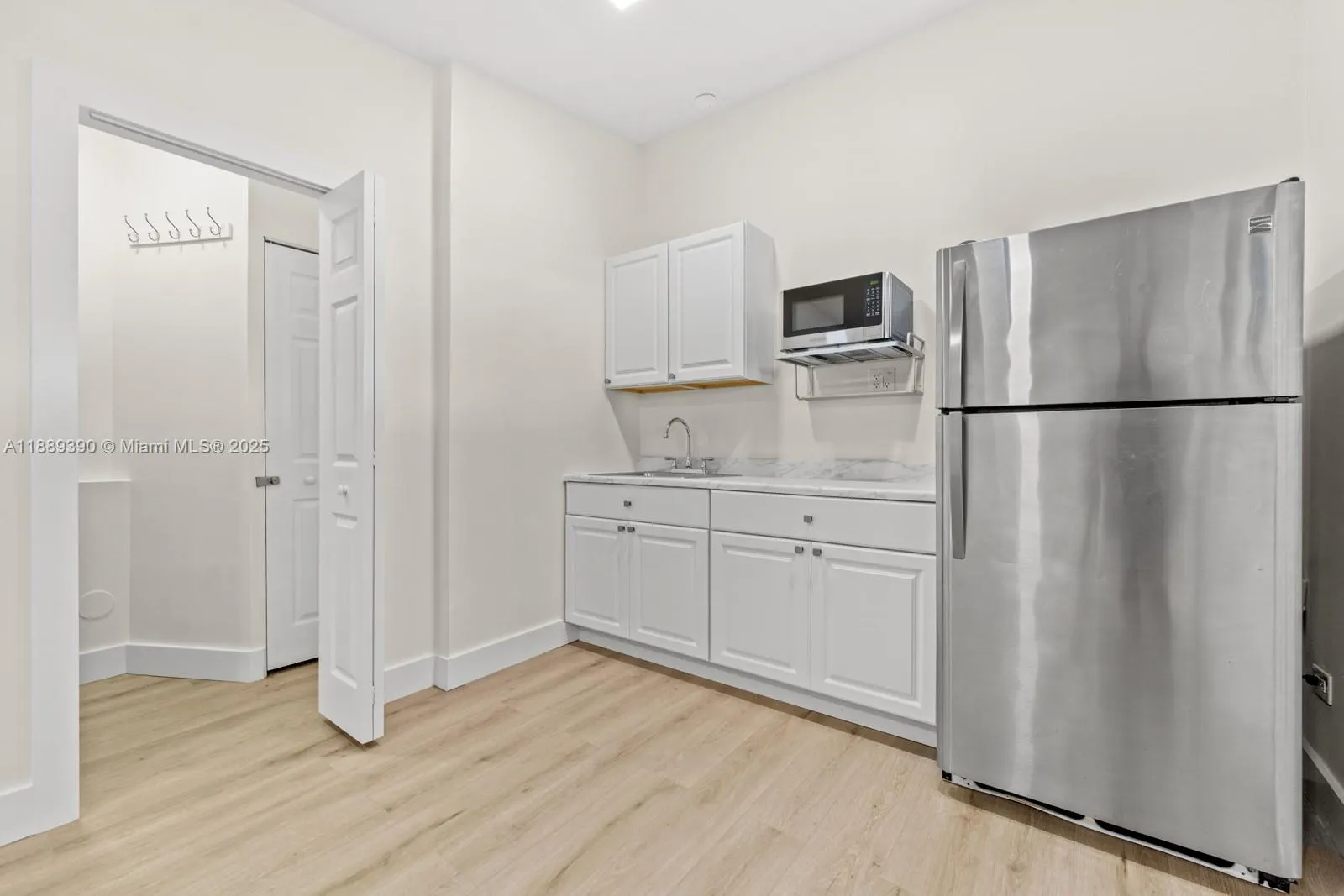9370 Nassau Dr, #1