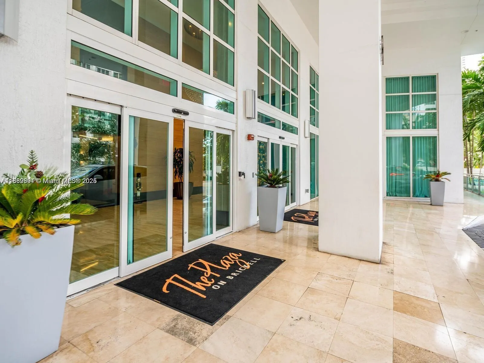 950 Brickell Bay Dr, #5209