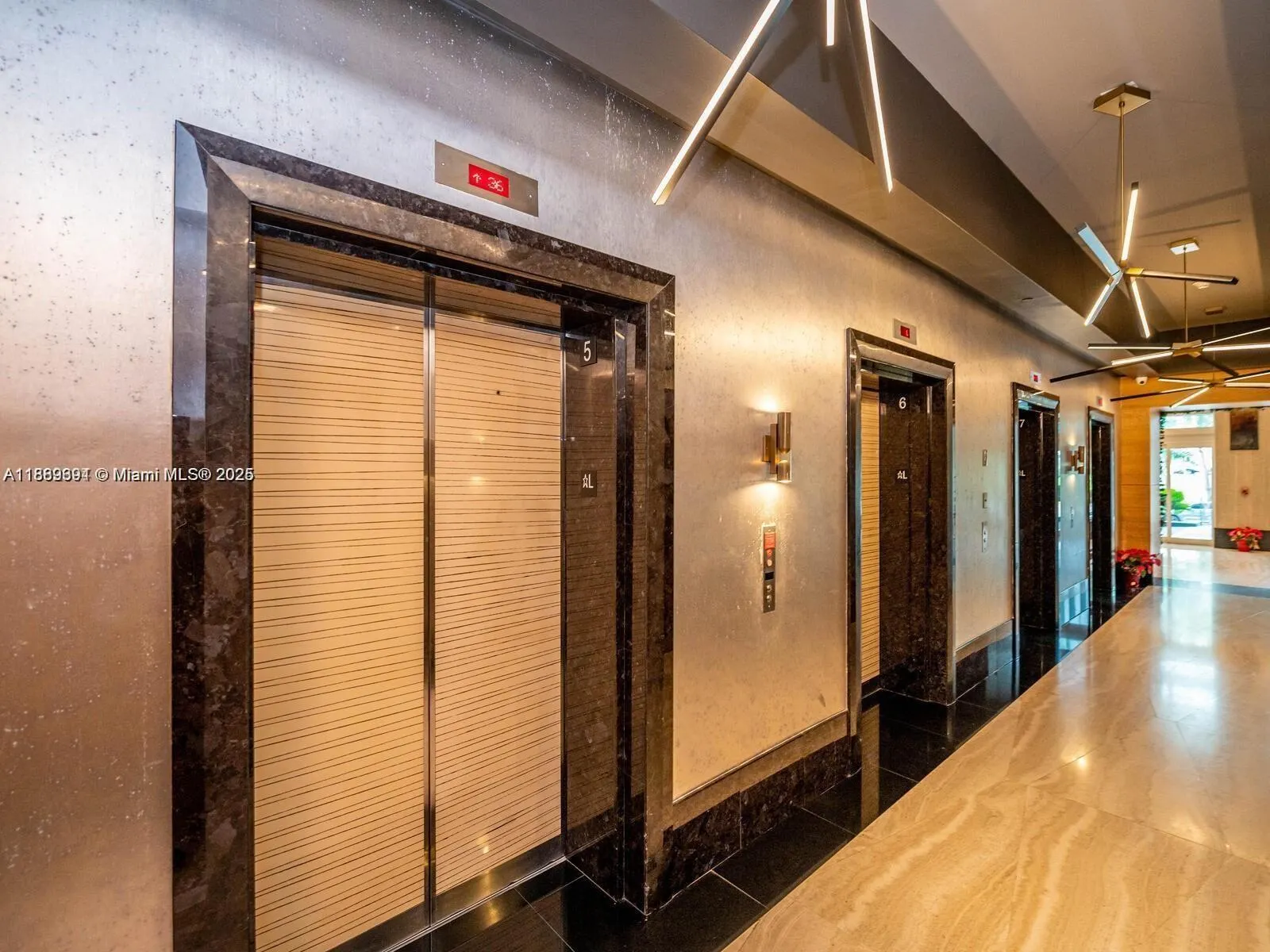 950 Brickell Bay Dr, #5209