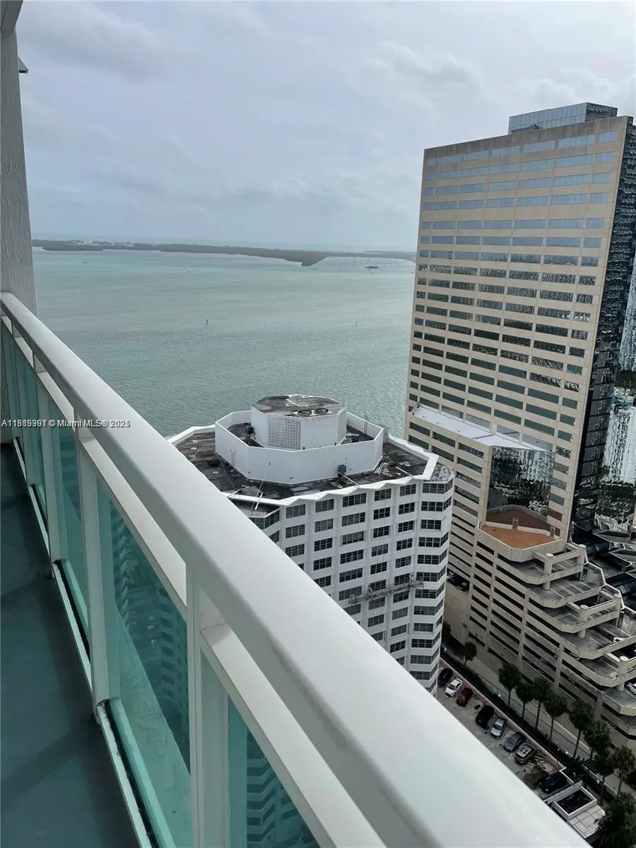 950 Brickell Bay Dr, #5209