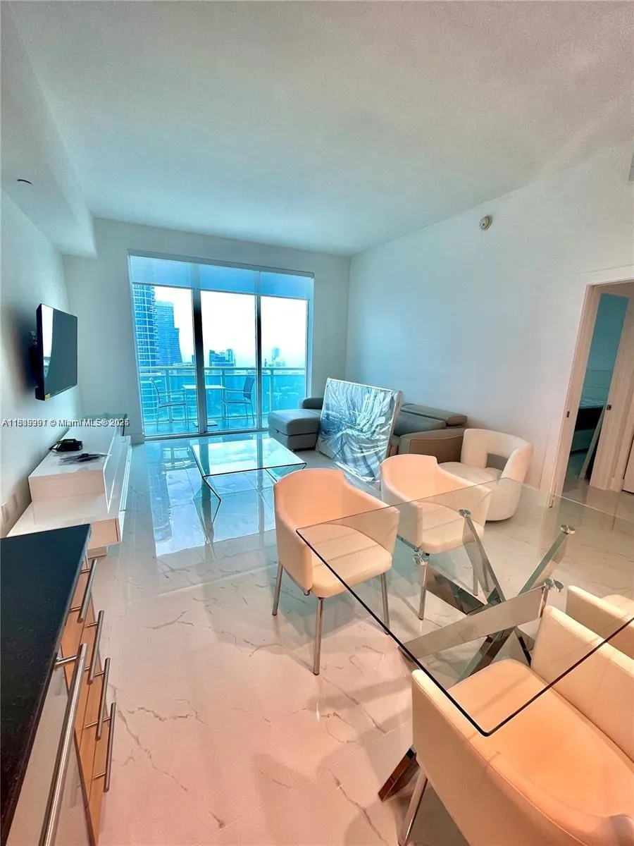 950 Brickell Bay Dr, #5209