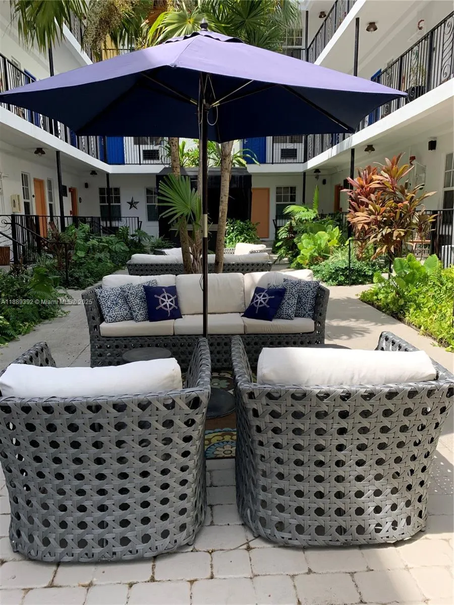1330 Pennsylvania Ave, #206