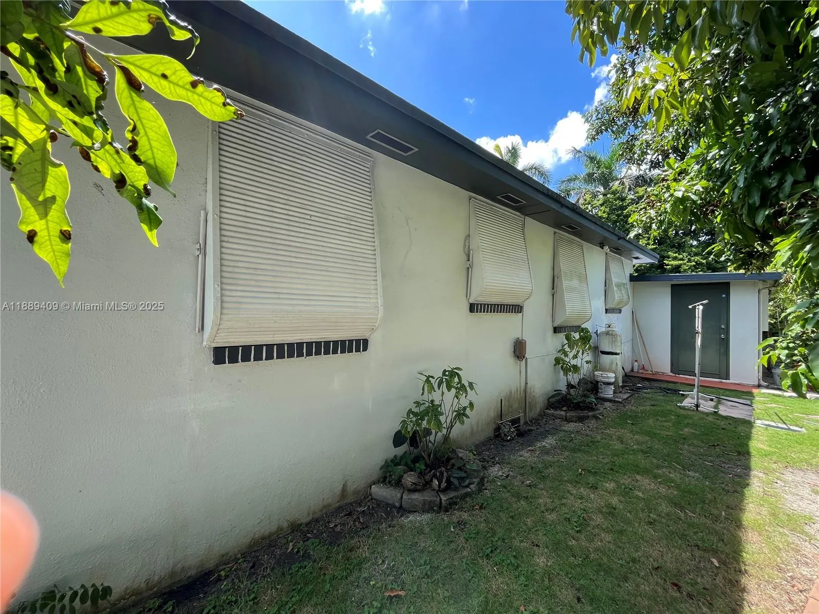 801 NW 12th St