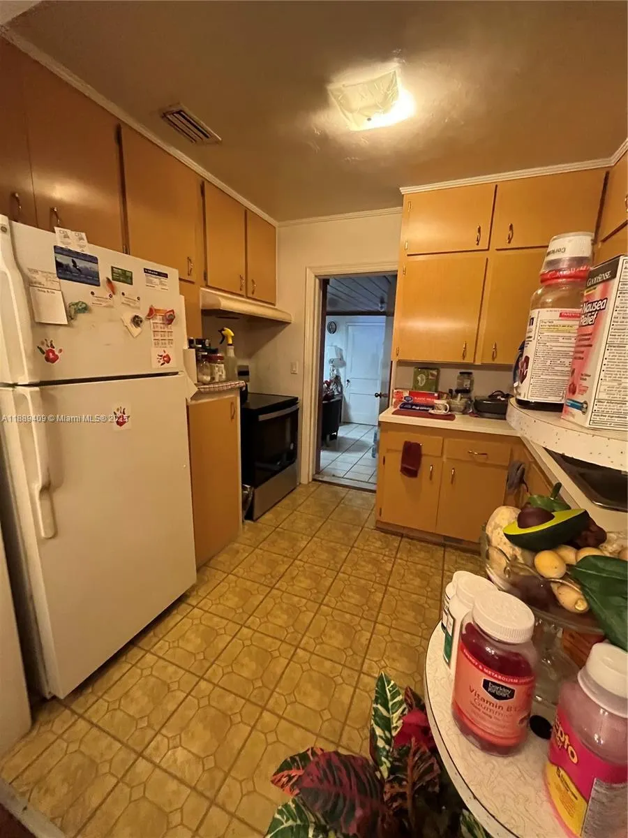 801 NW 12th St