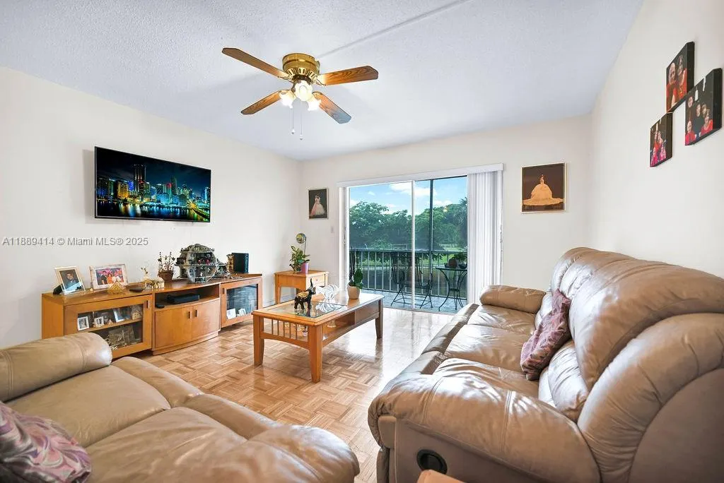 4800 Hillcrest Ln, #210