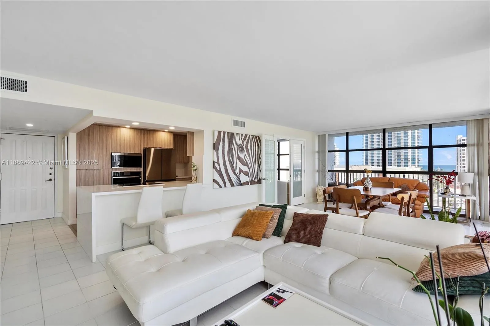 600 Parkview Dr, #820