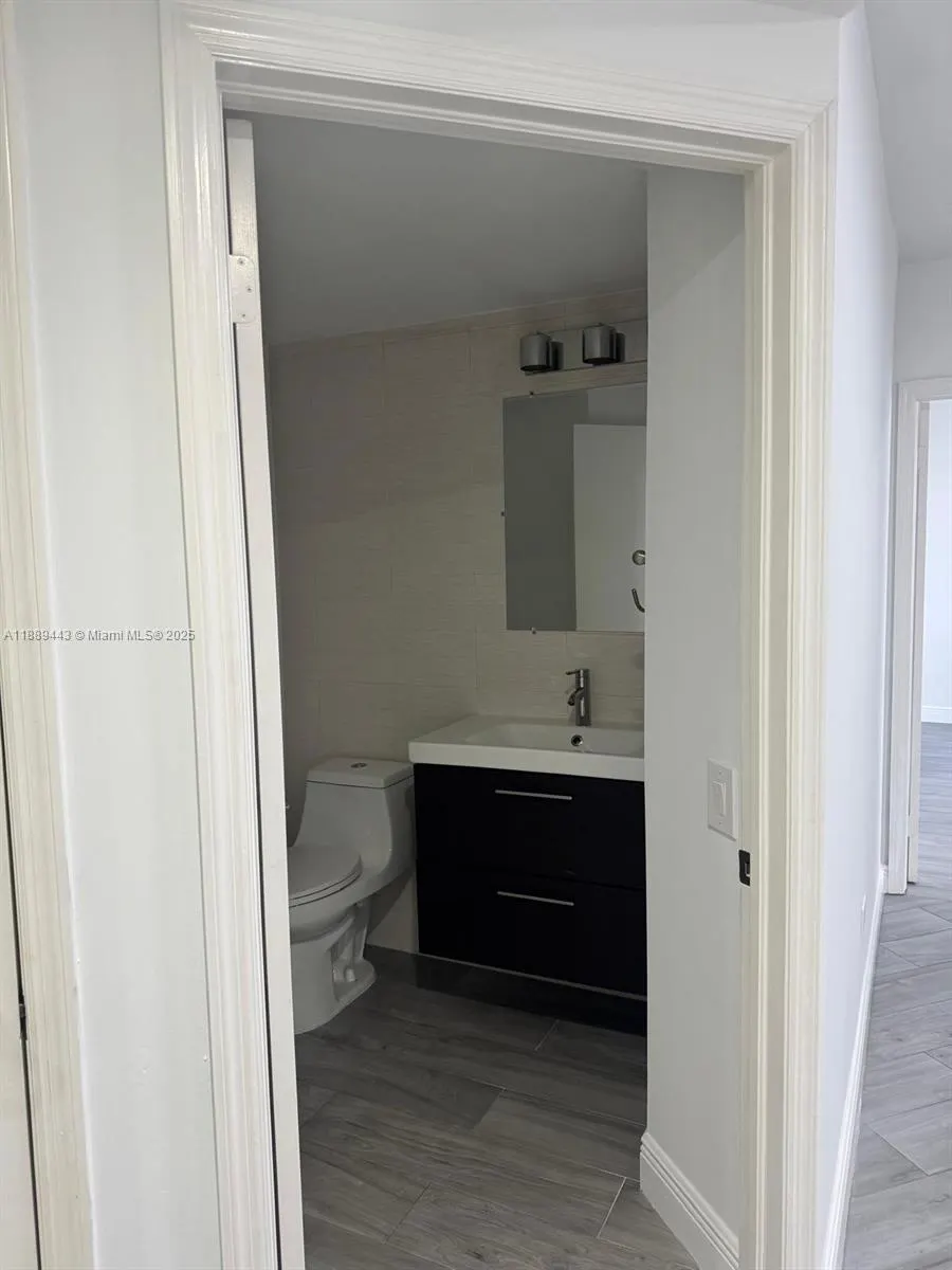 701 Brickell Key Blvd, #607