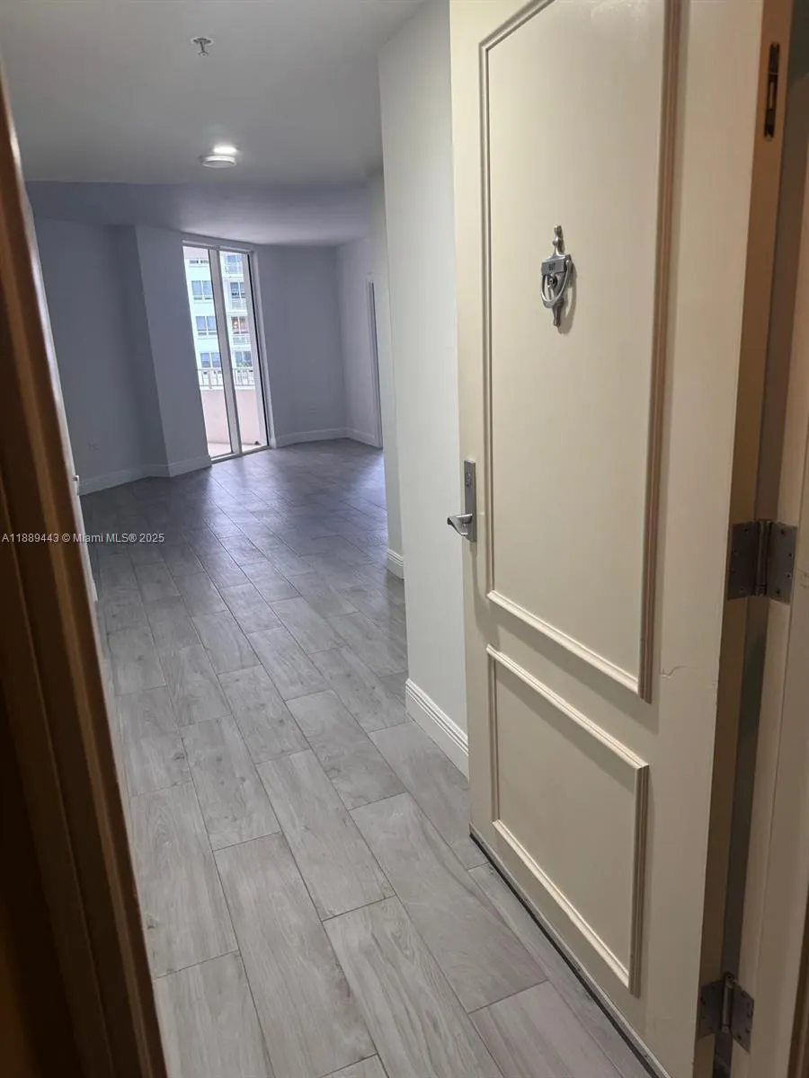 701 Brickell Key Blvd, #607