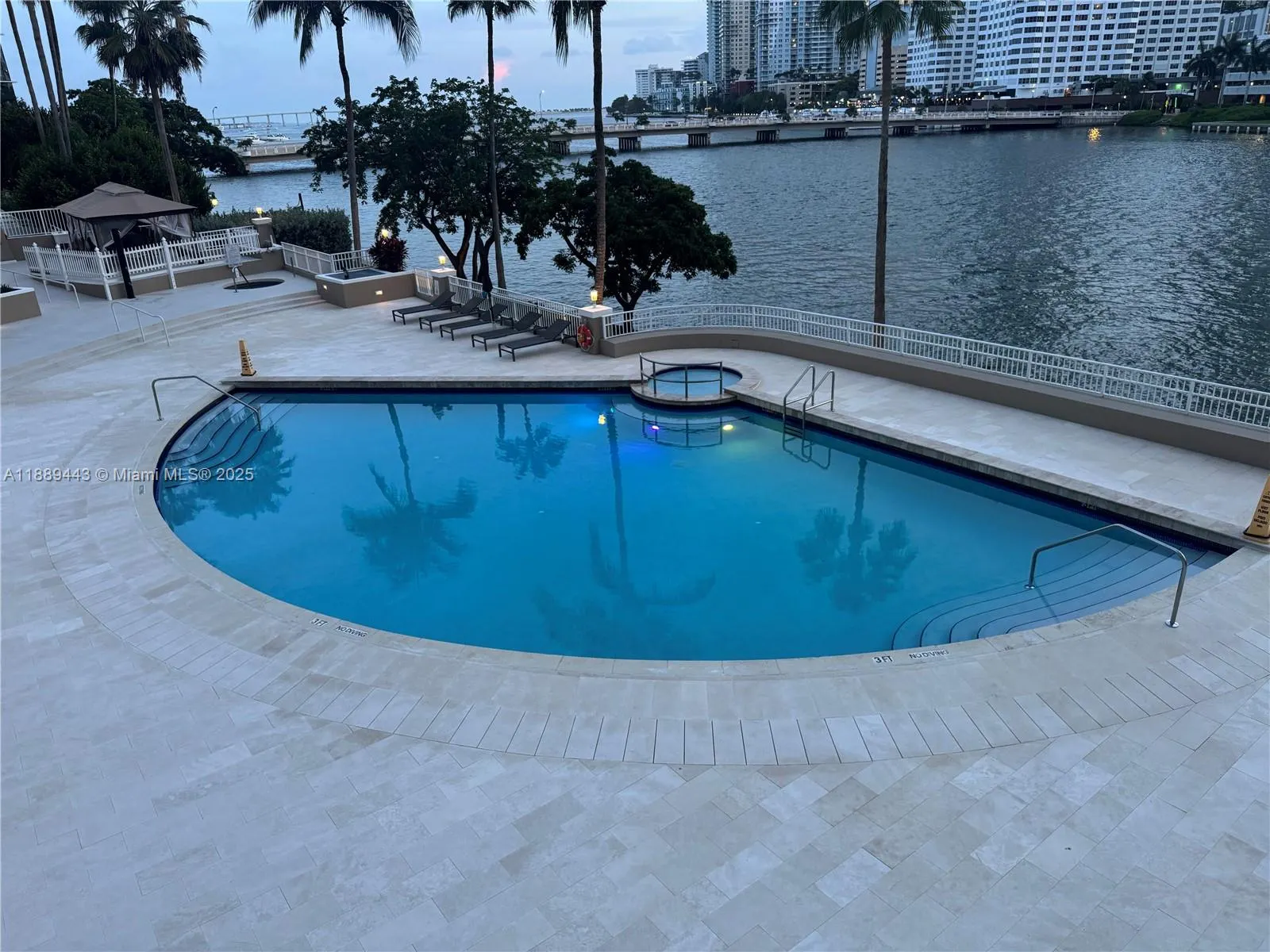 701 Brickell Key Blvd, #607