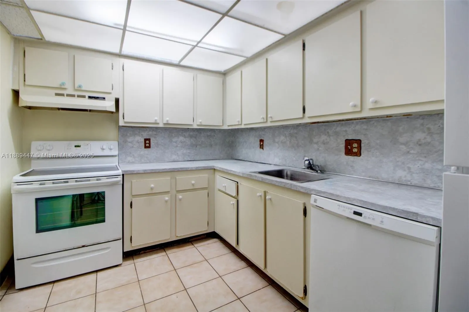 6190 Woodlands Blvd, #312