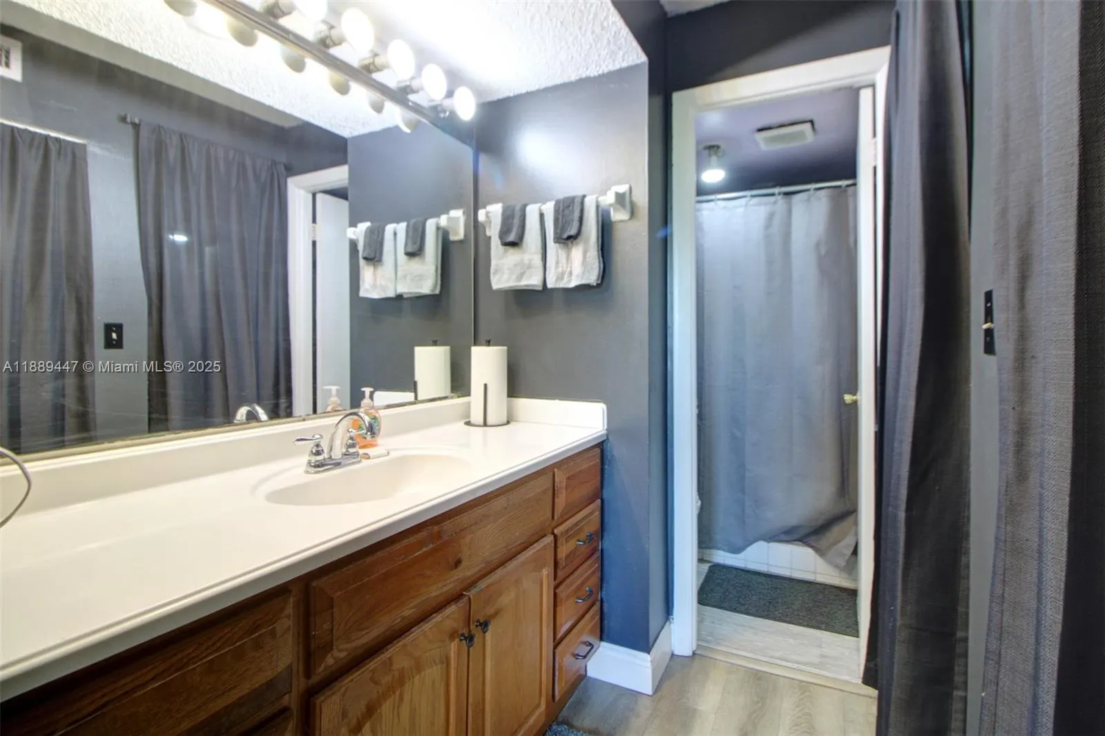 6190 Woodlands Blvd, #312