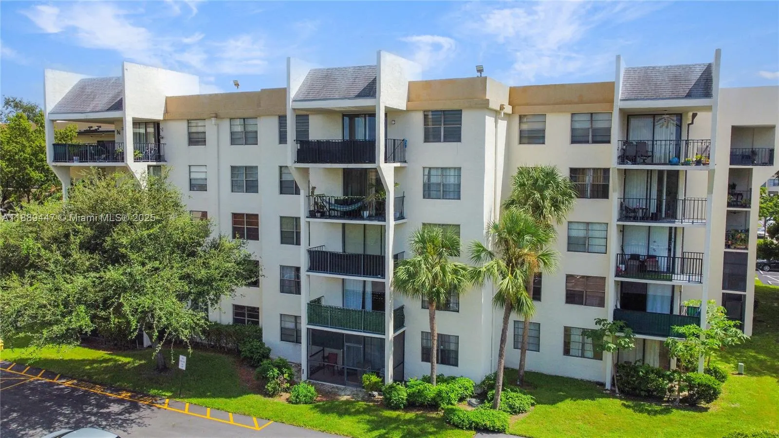 6190 Woodlands Blvd, #312