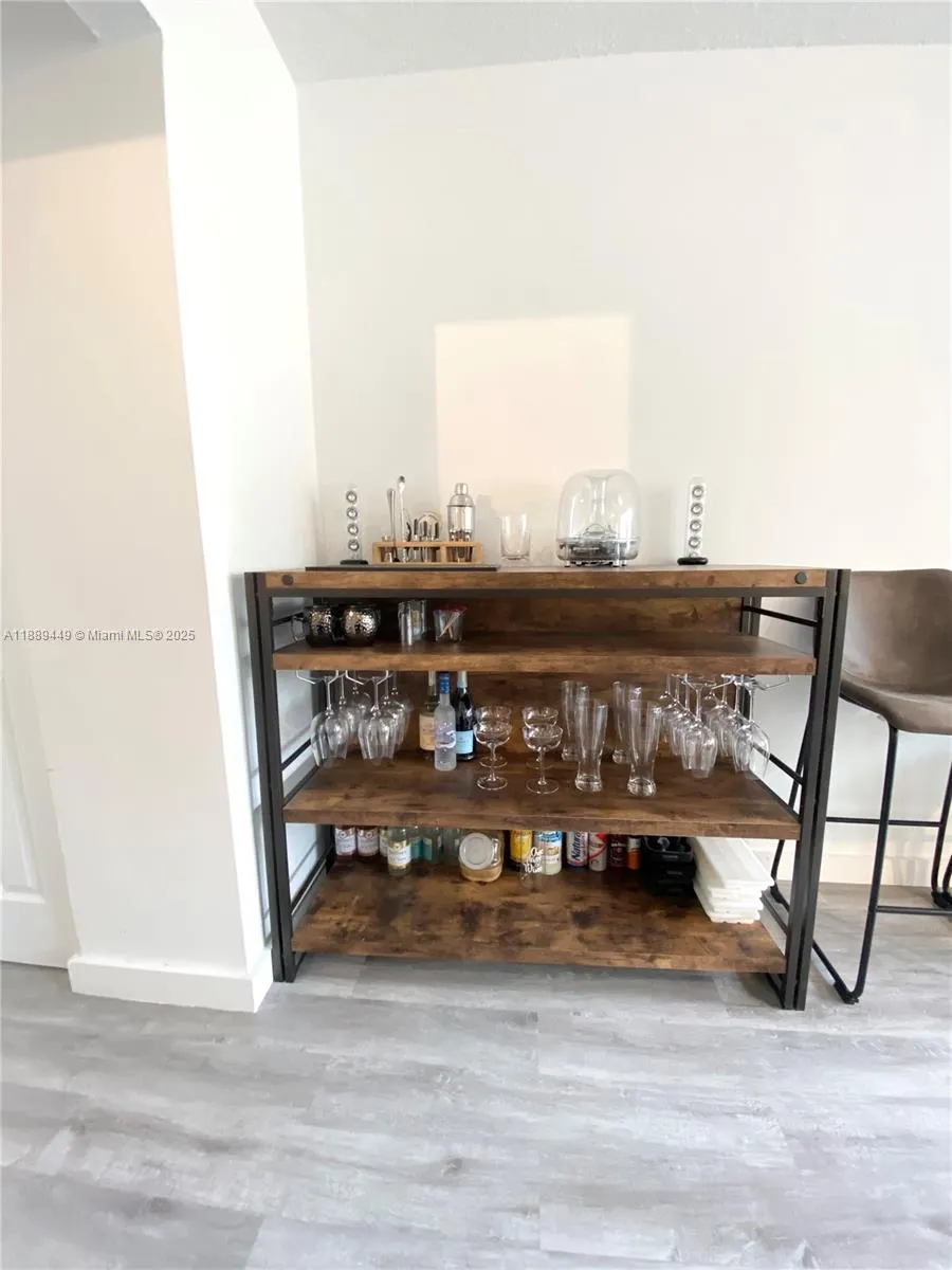 734 Meridian Ave, #4R