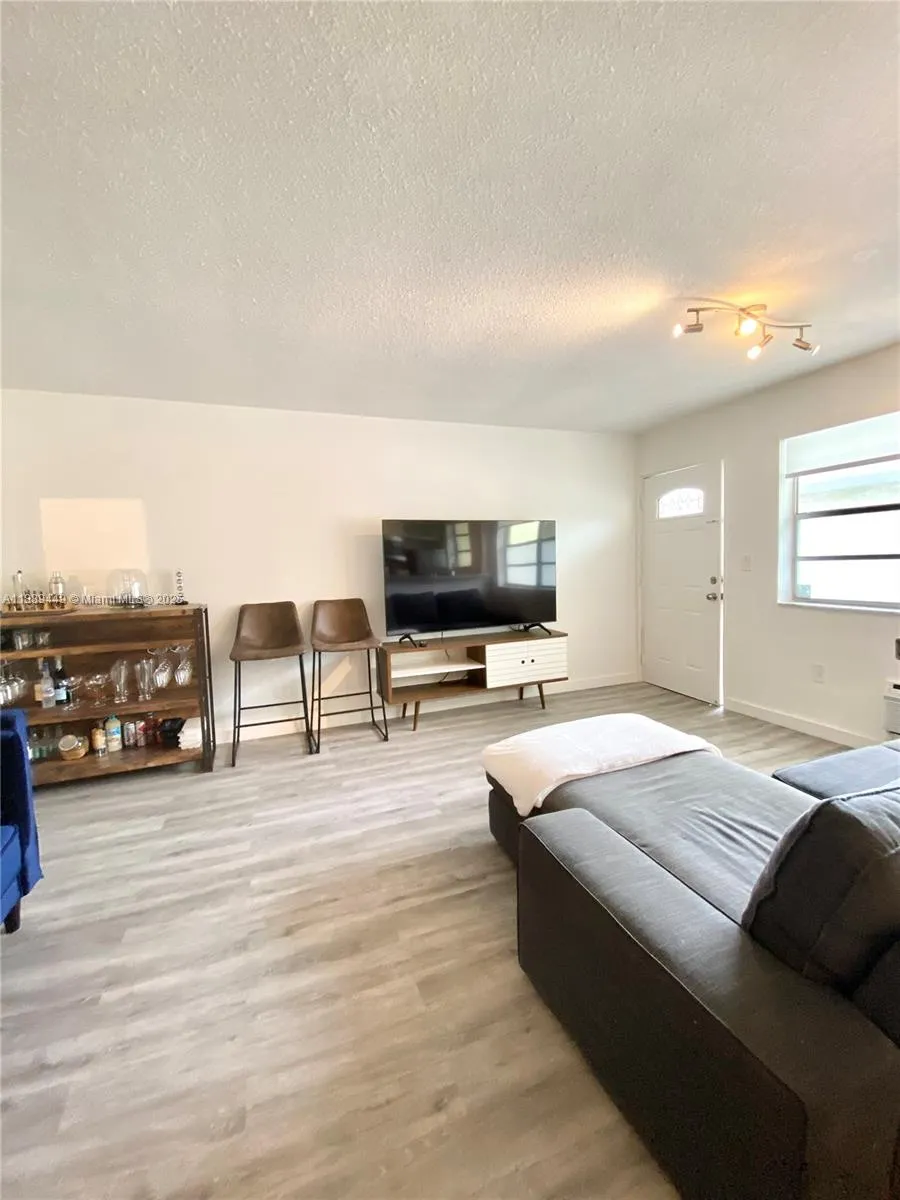 734 Meridian Ave, #4R