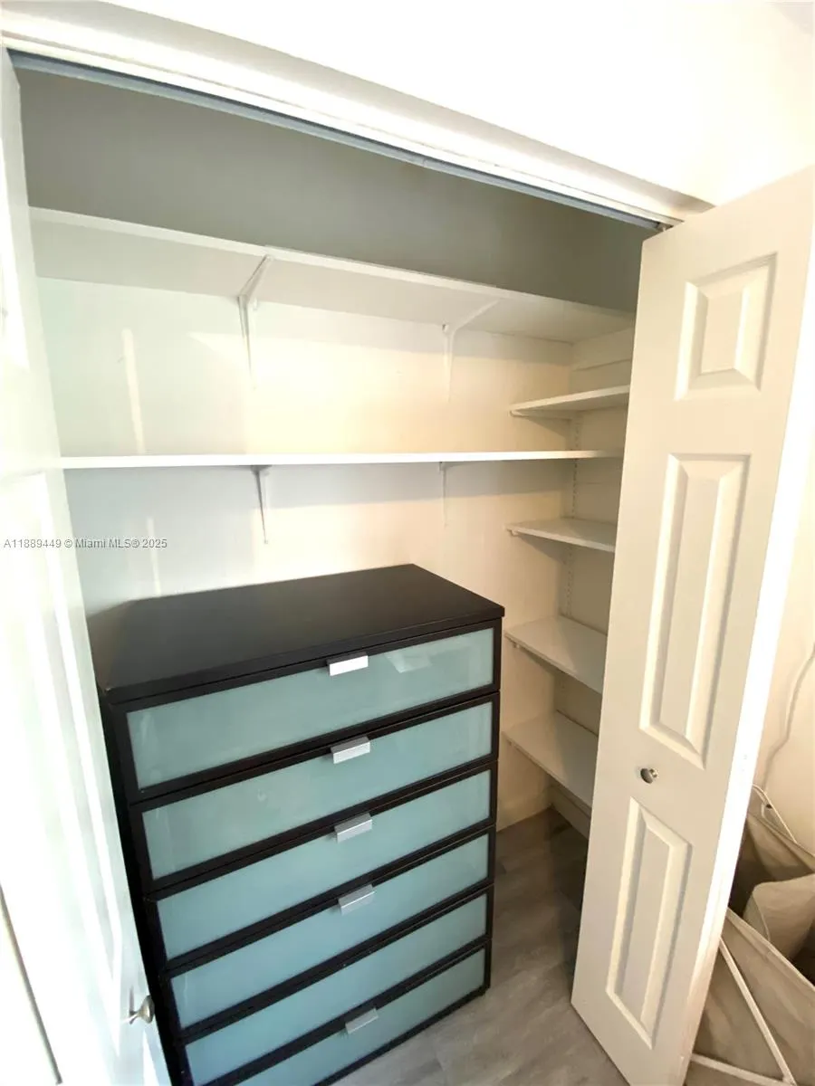 734 Meridian Ave, #4R
