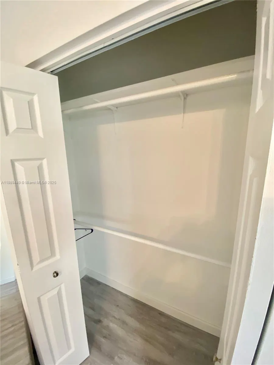 734 Meridian Ave, #4R
