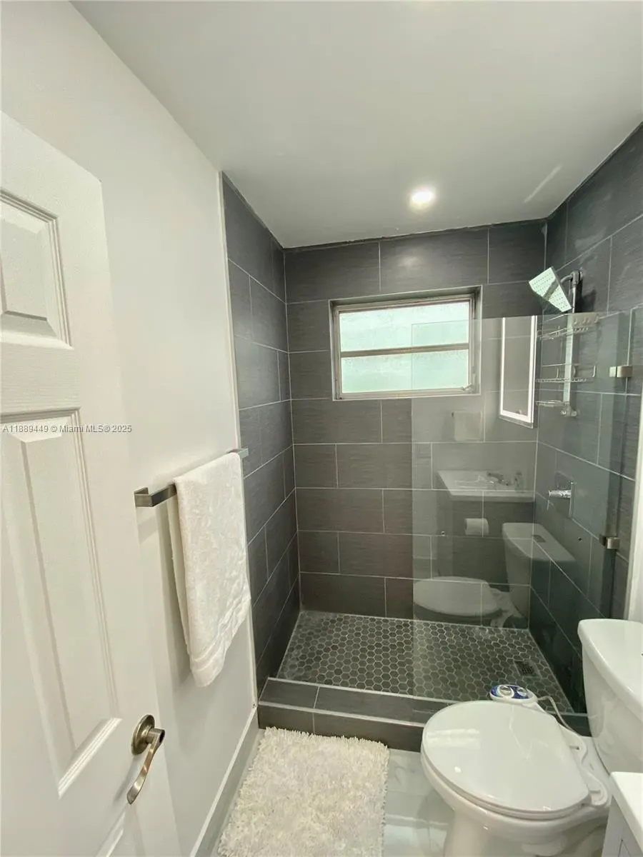 734 Meridian Ave, #4R