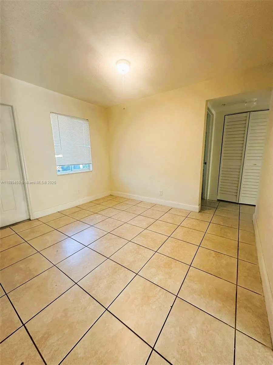4271 NW 5th St, #108