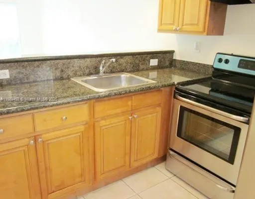 4271 NW 5th St, #108