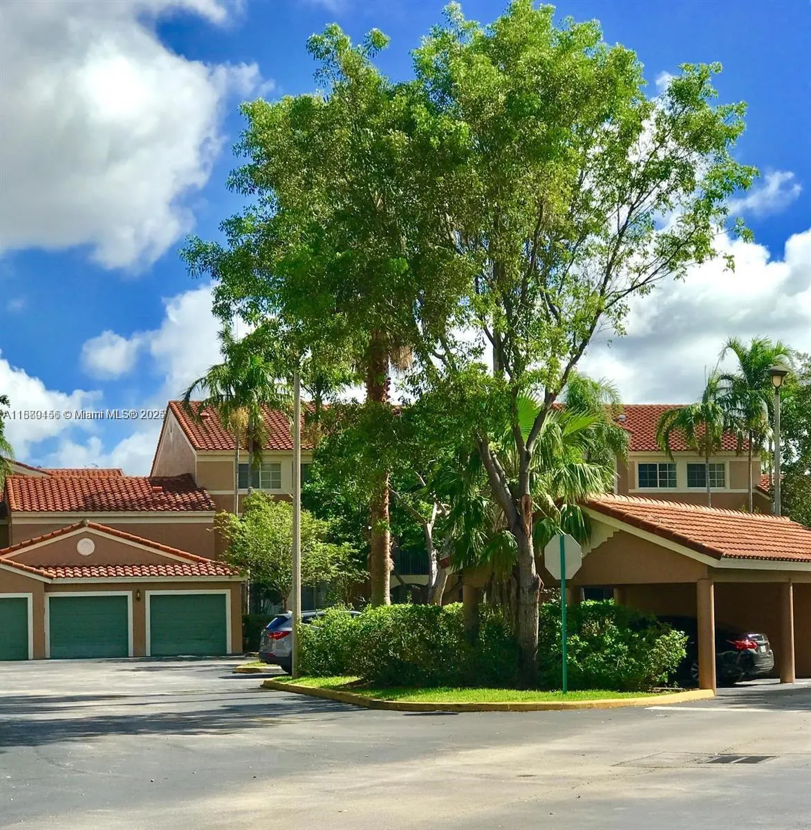 4852 N State Road 7, #3106