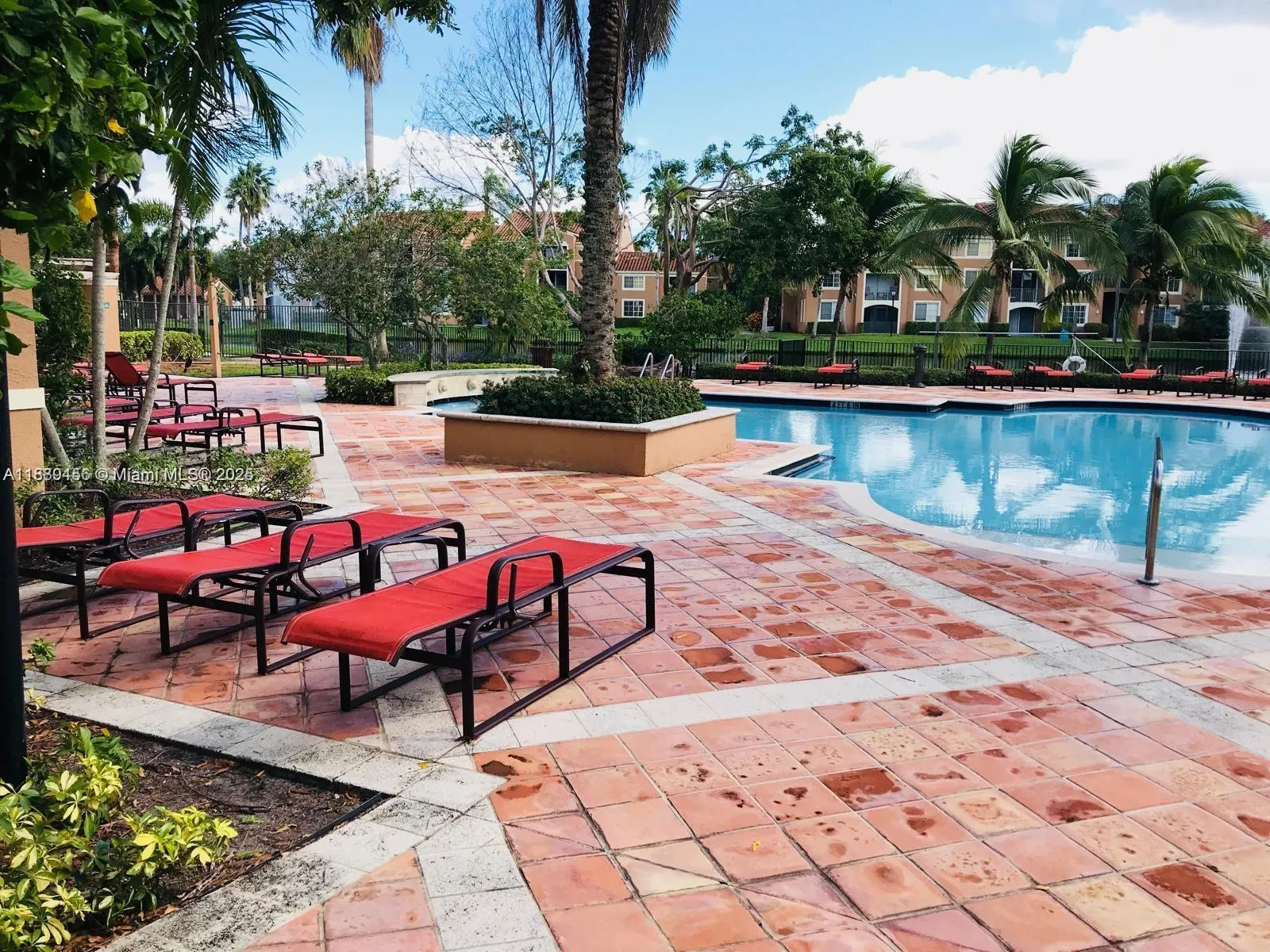 4852 N State Road 7, #3106