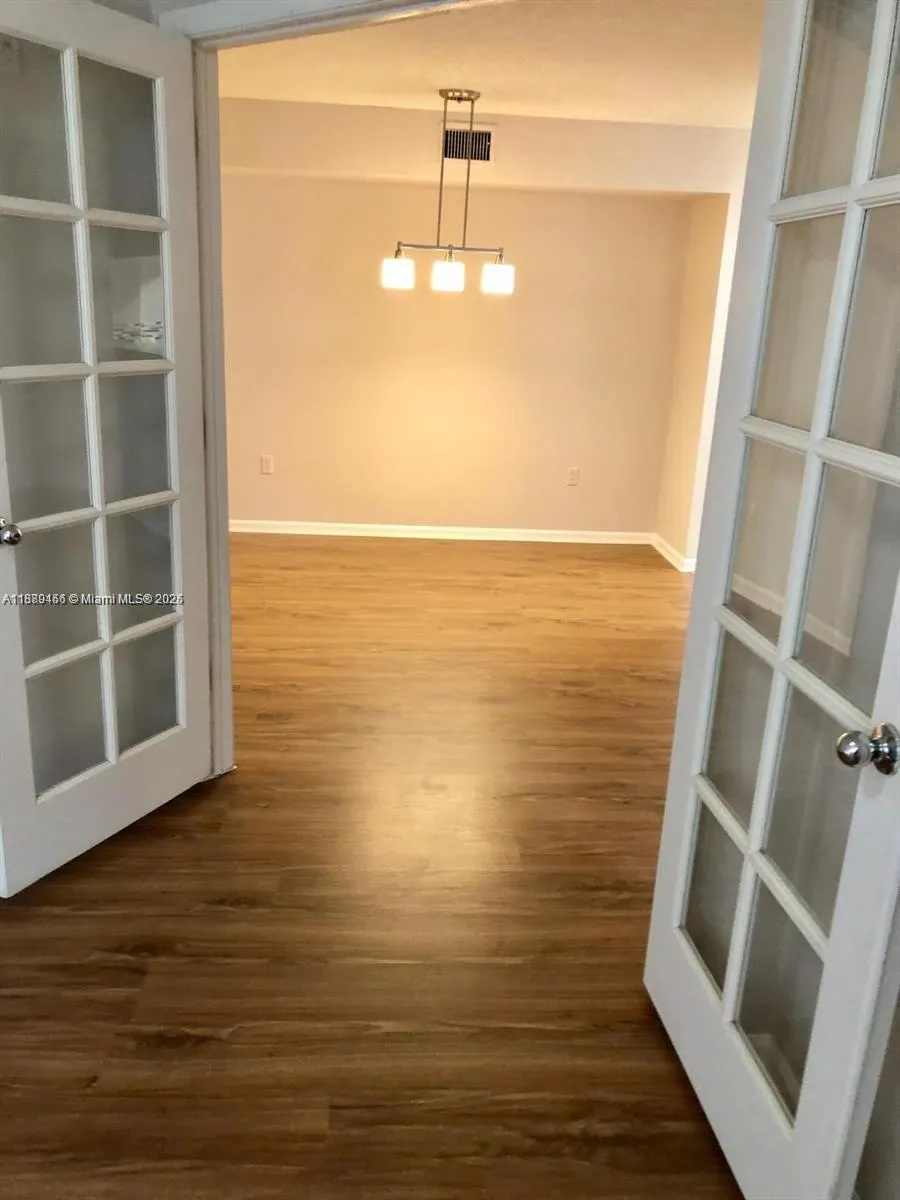 4852 N State Road 7, #3106