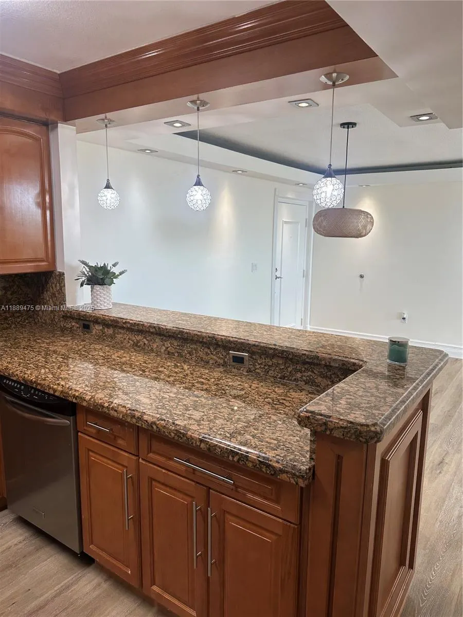 1475 SW 8th St, #606