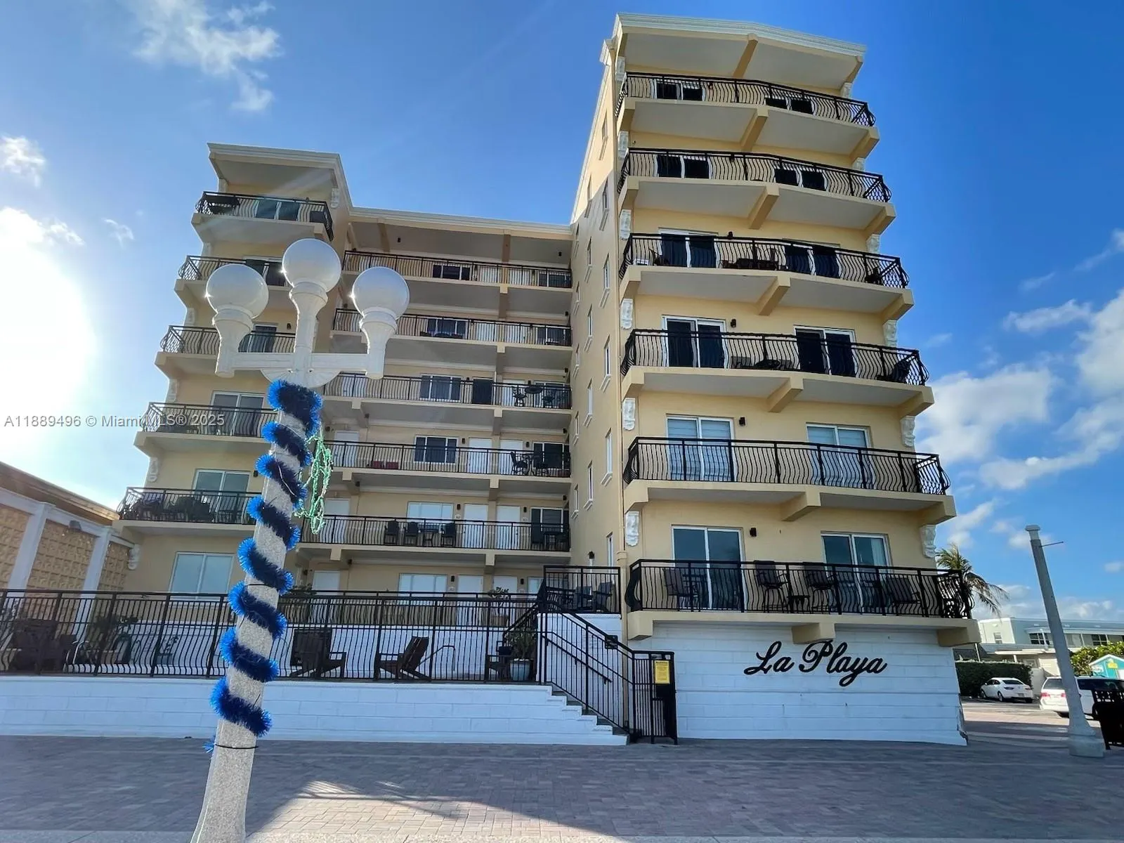 1815 N Surf Rd, #304
