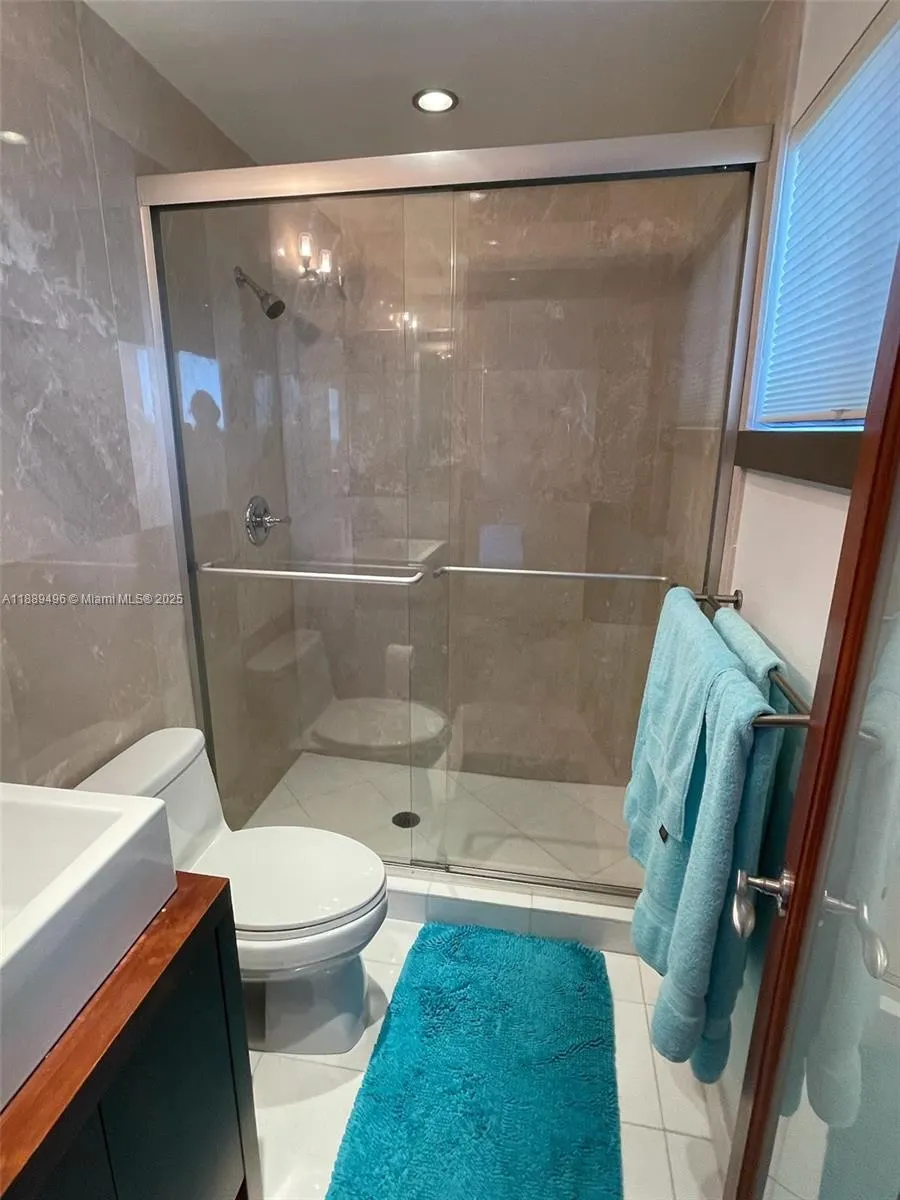 1815 N Surf Rd, #304