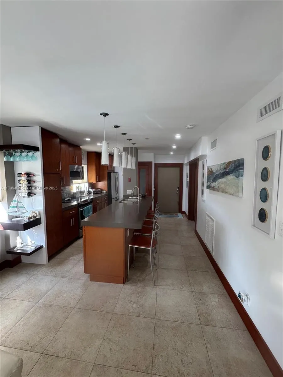 1815 N Surf Rd, #304