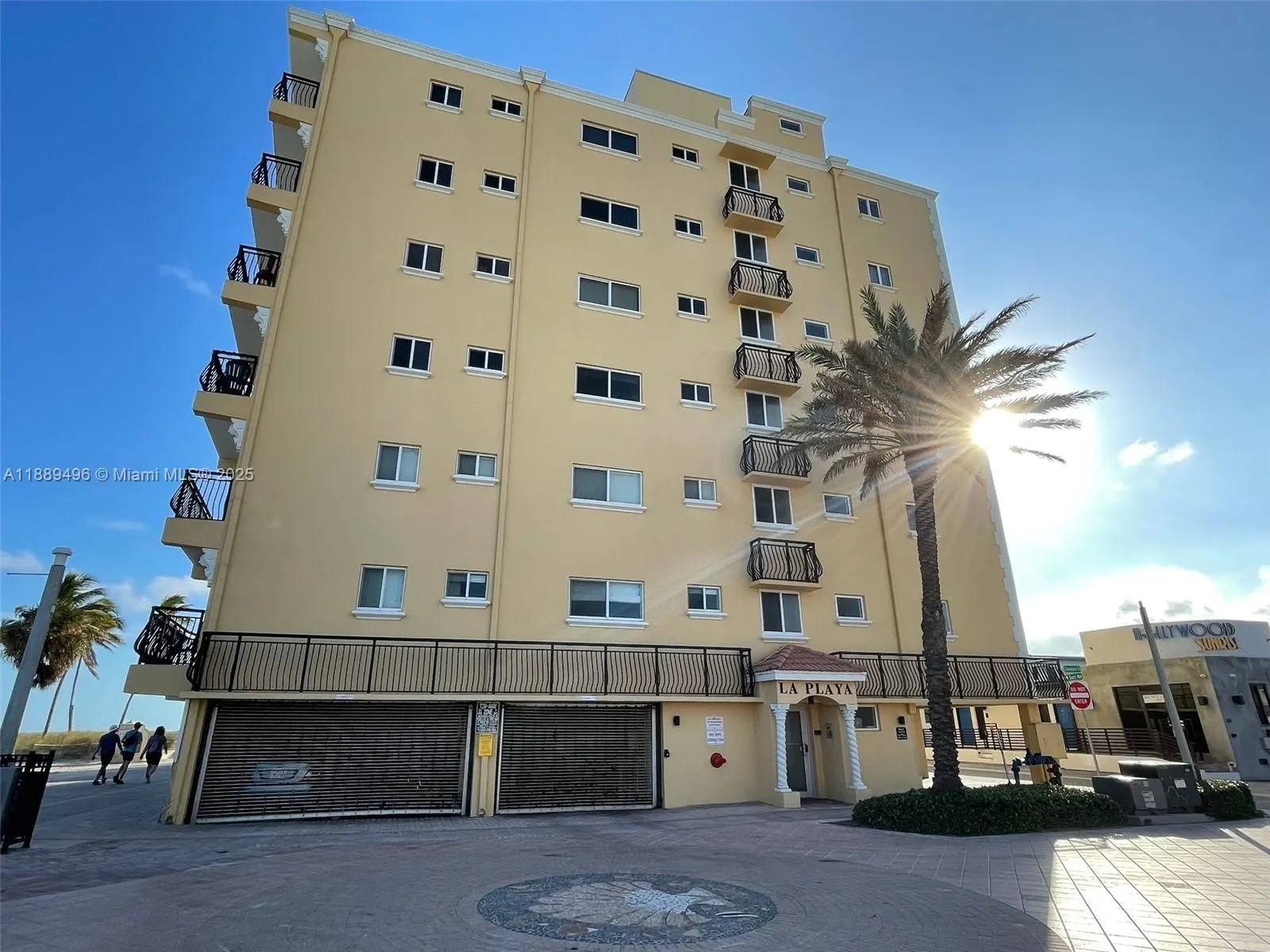 1815 N Surf Rd, #304