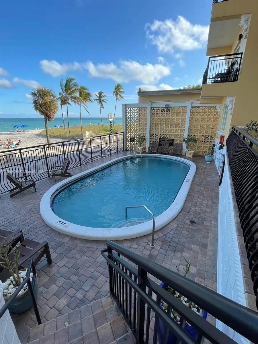 1815 N Surf Rd, #304