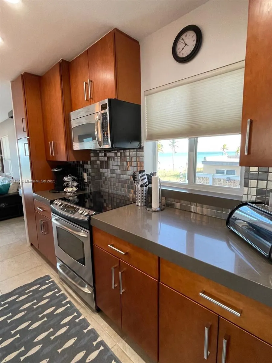 1815 N Surf Rd, #304