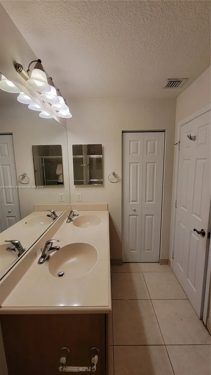 5923 Manchester Way, #5923