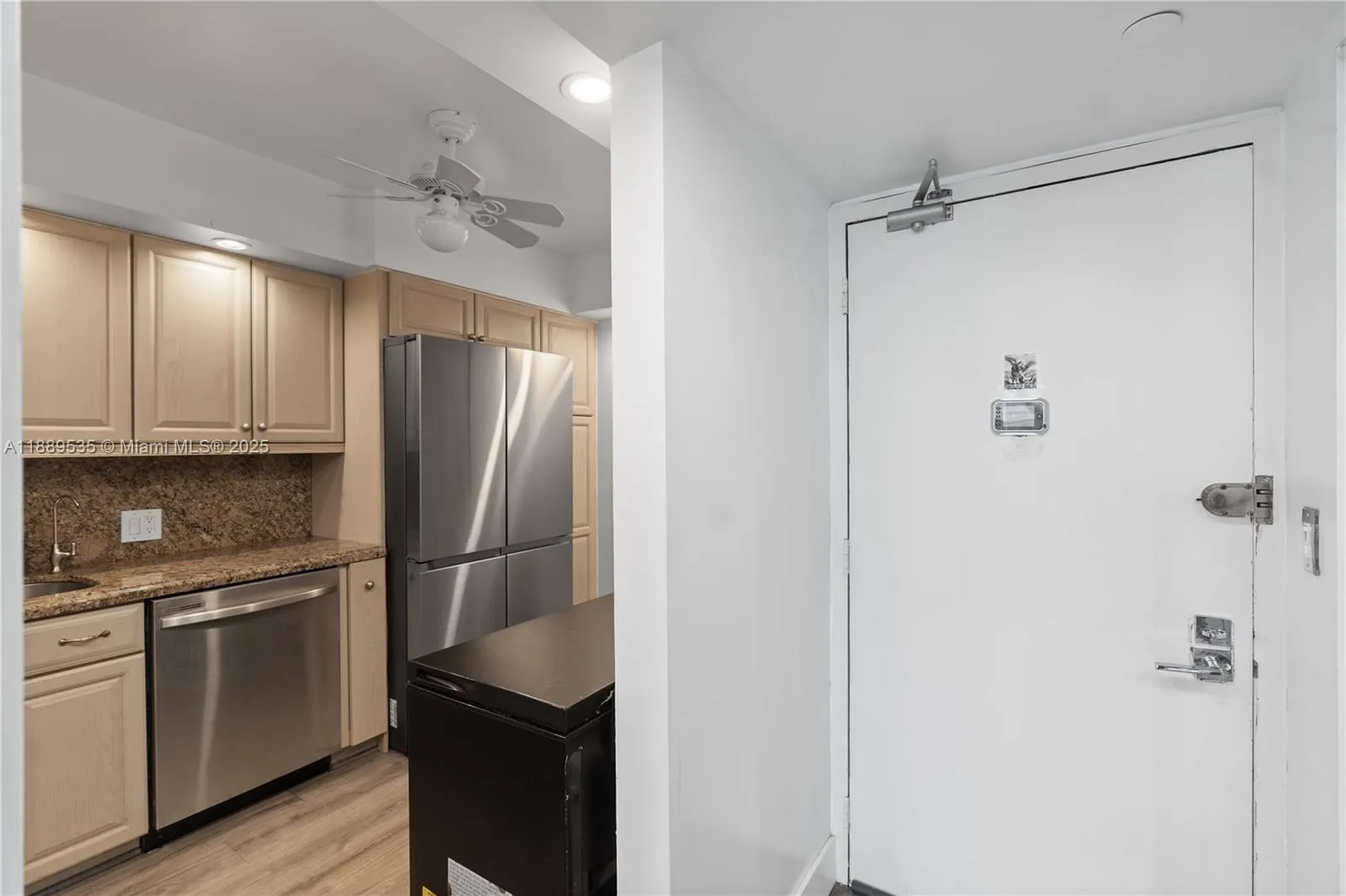 20301 W Country Club Dr, #829