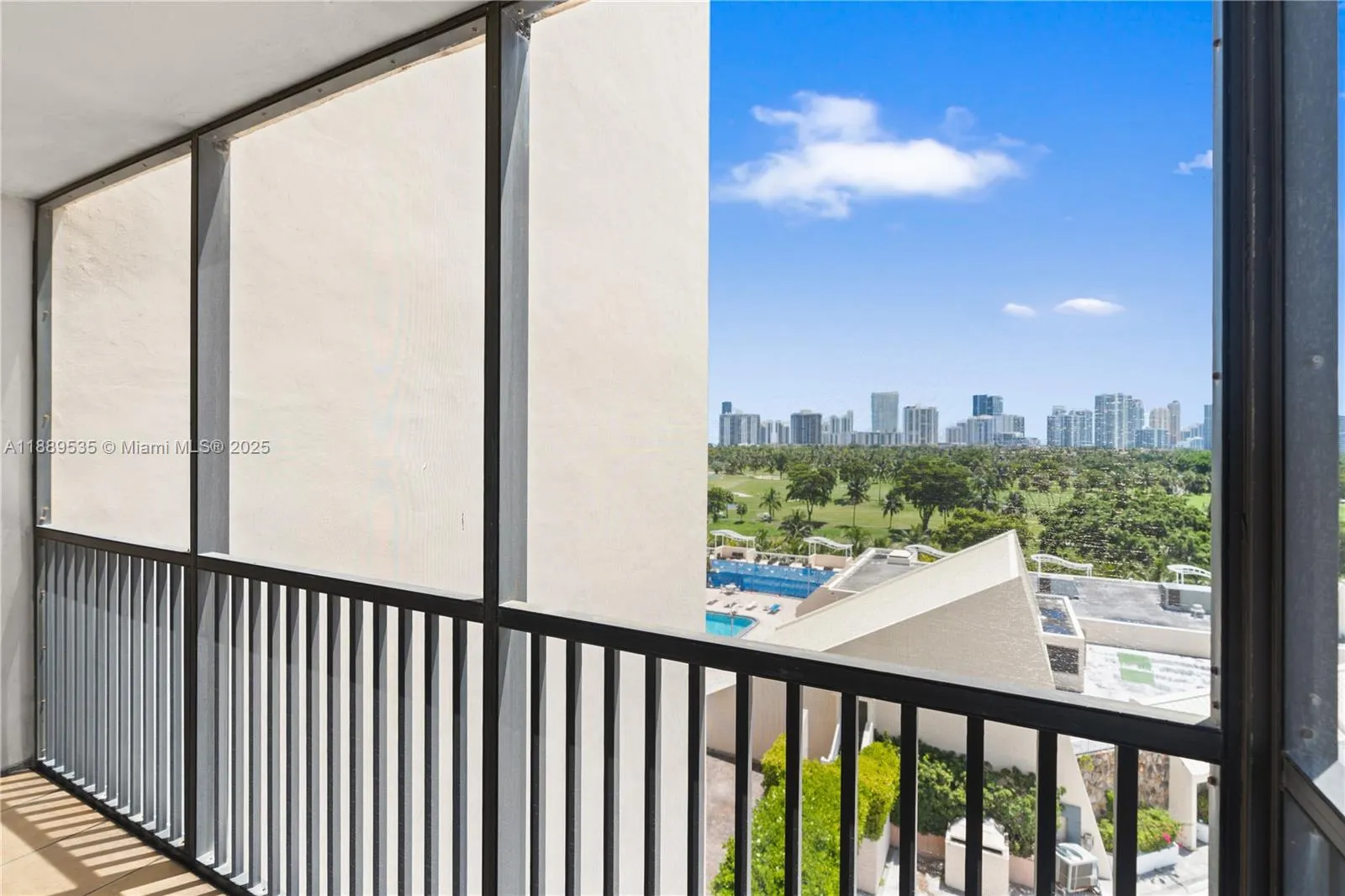 20301 W Country Club Dr, #829