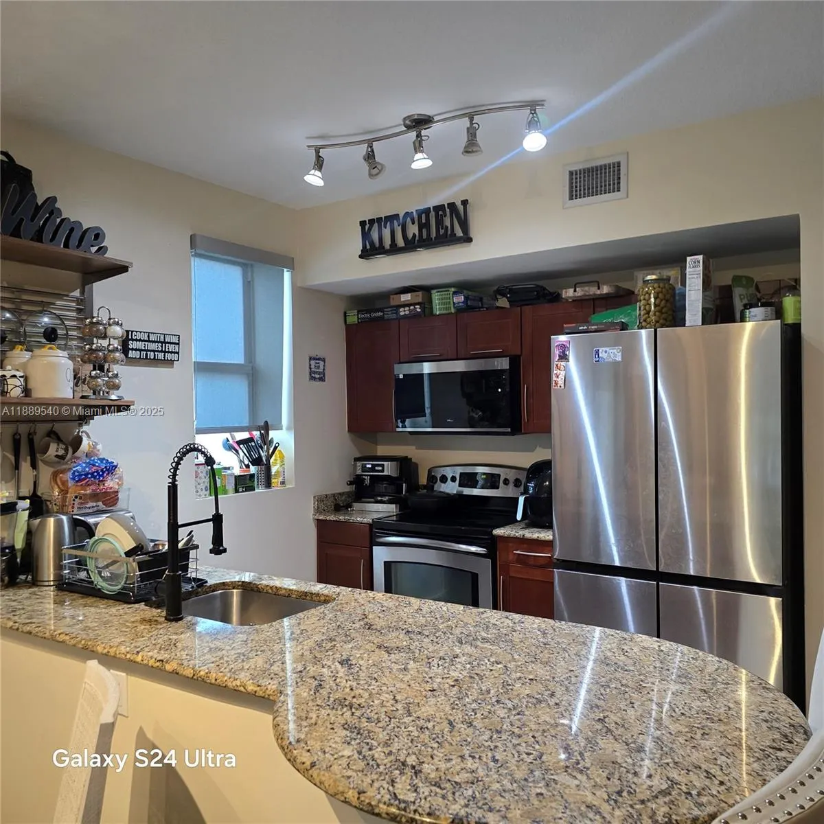 7280 SW 90th St, #301
