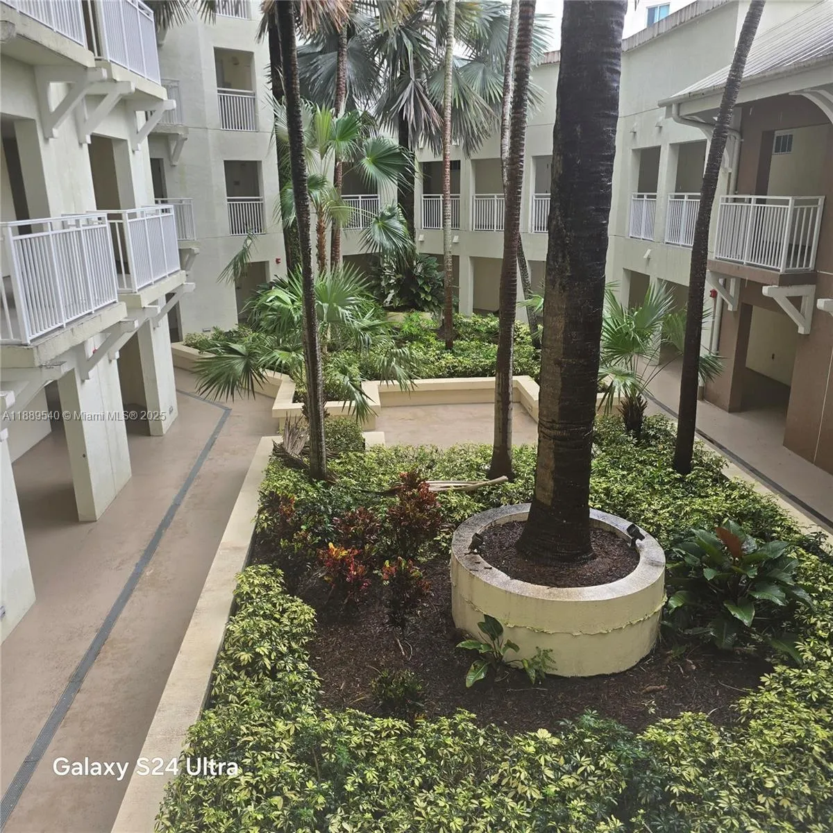 7280 SW 90th St, #301