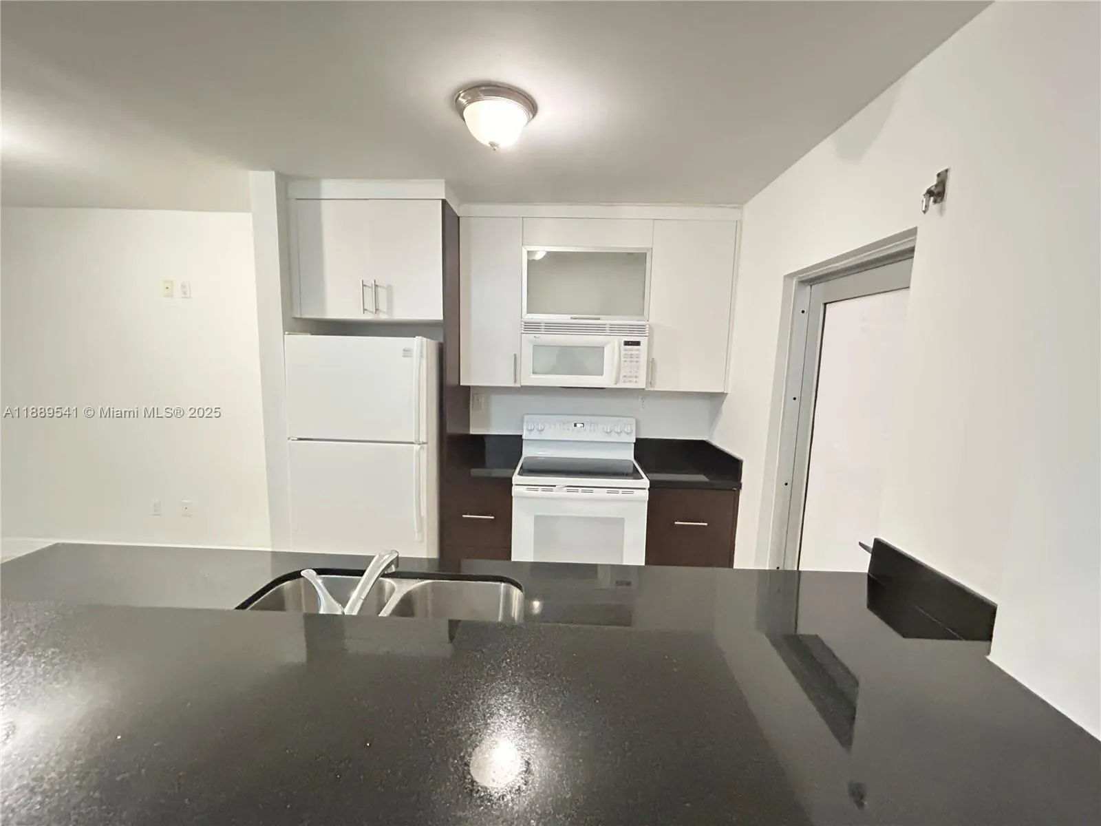 1034 Lenox Ave, #3