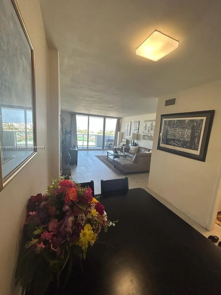 1200 West Ave, #1008