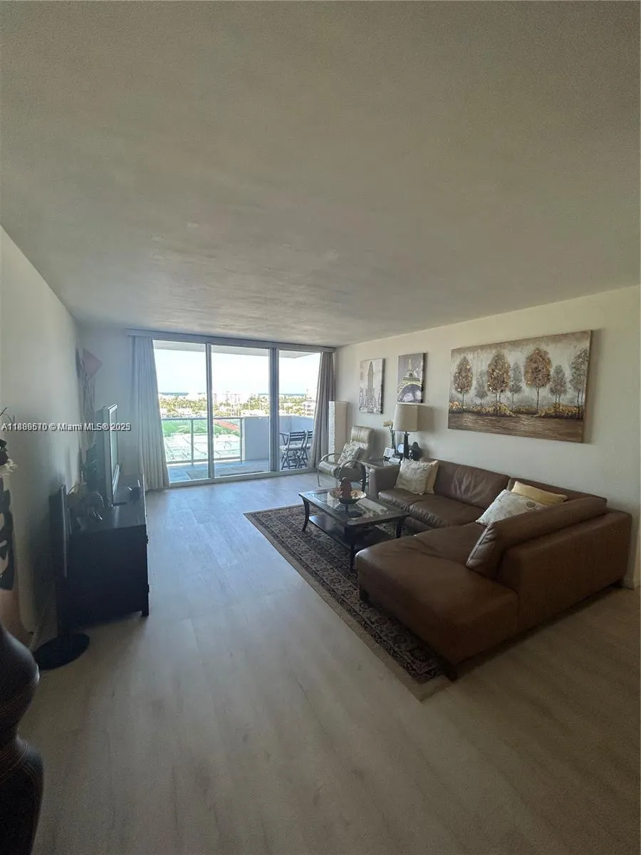 1200 West Ave, #1008