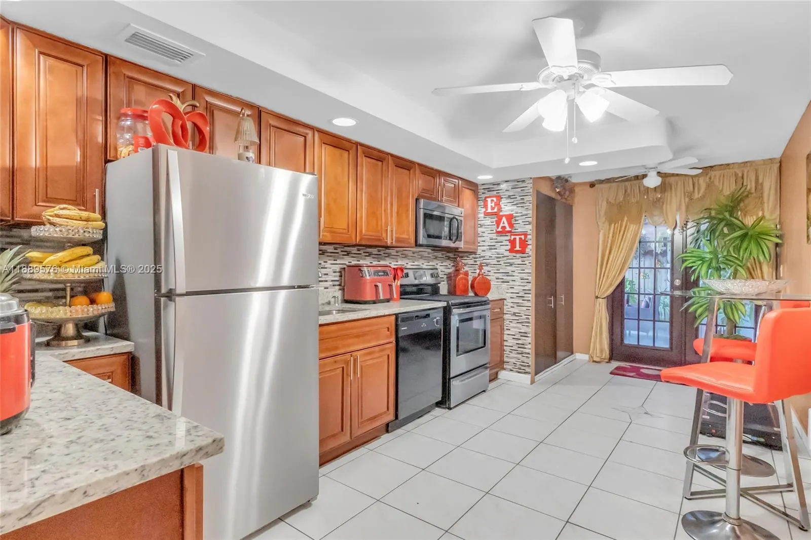 830 E 12th Pl