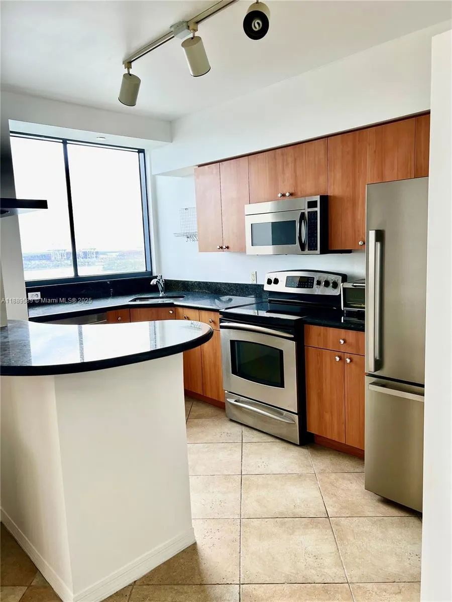 1330 West Ave, #2204