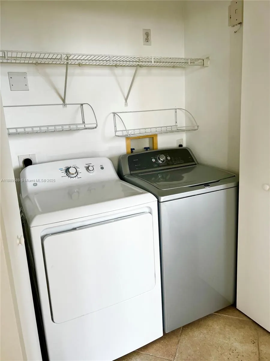 1330 West Ave, #2204