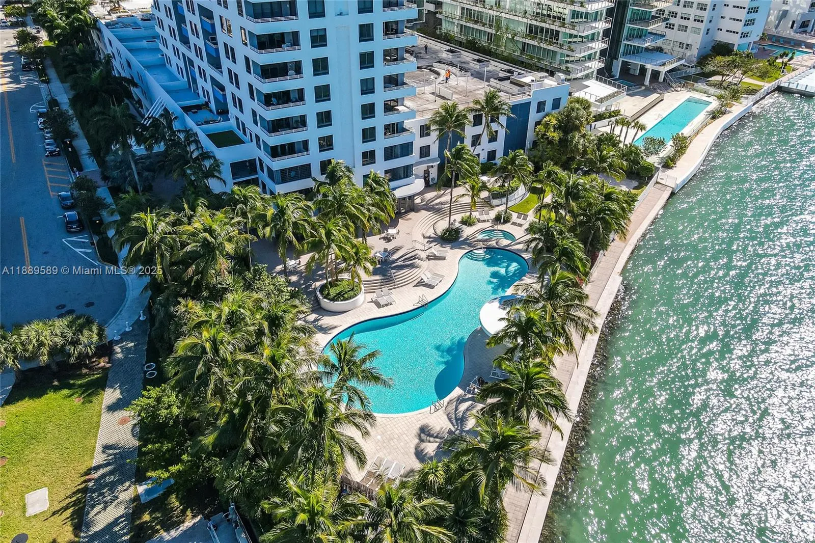 1330 West Ave, #2204