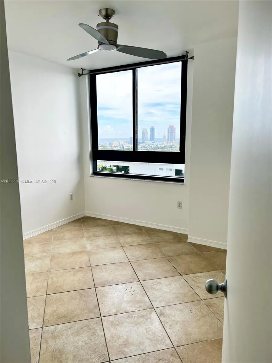 1330 West Ave, #2204