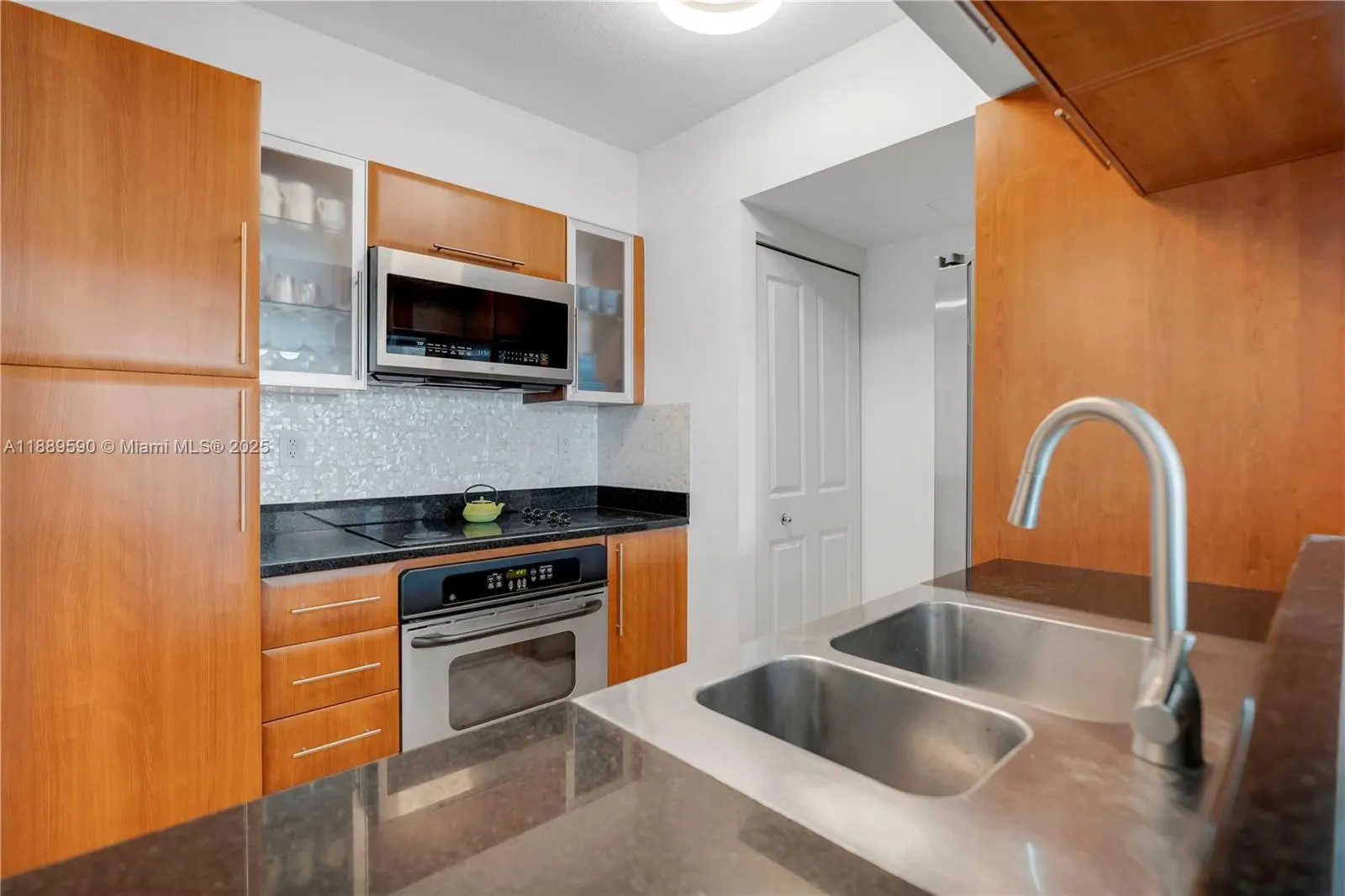 610 W Las Olas Blvd, #820N